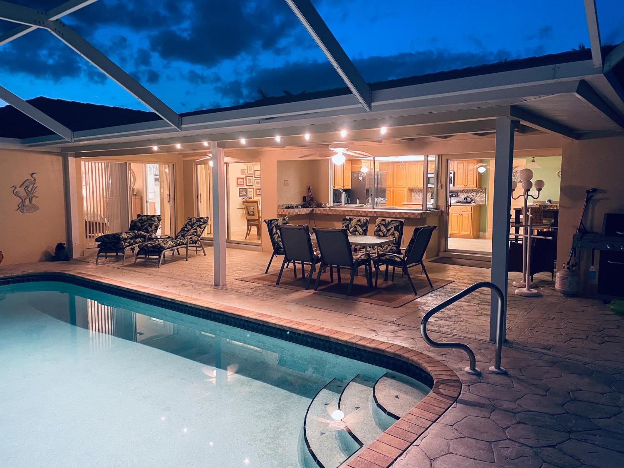 Villa Catalina Isles - Holidays In Paradise Cape Coral Exterior photo