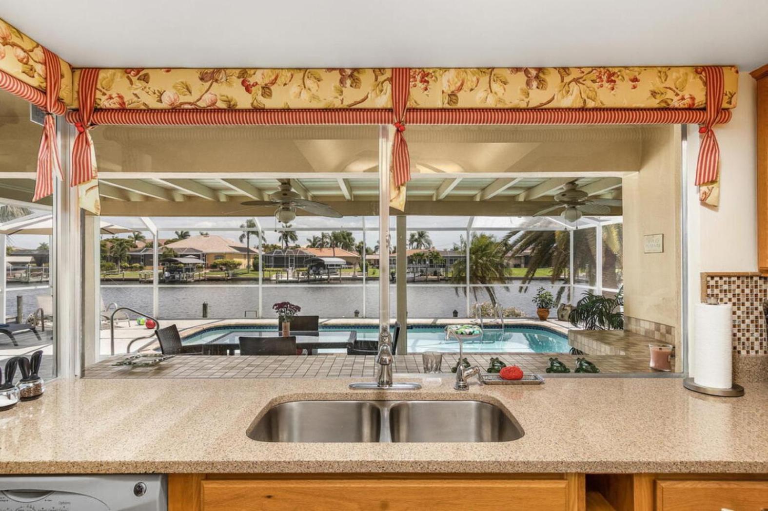 Villa Catalina Isles - Holidays In Paradise Cape Coral Exterior photo
